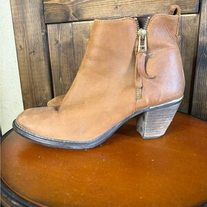 Steve Madden Cognac Leather Ankle Bootie with Stacked Heel